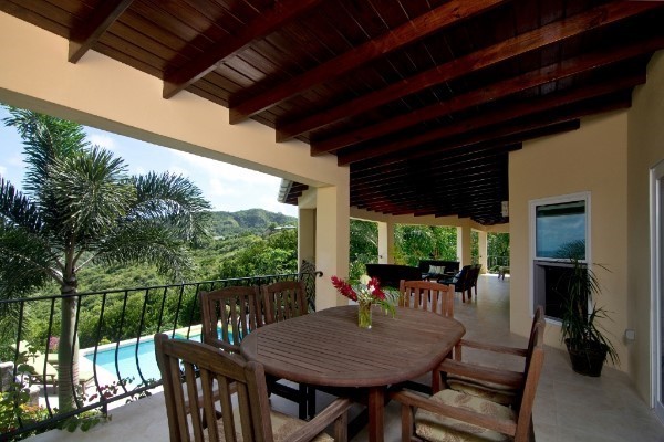 Bay Tree Villa Dining
