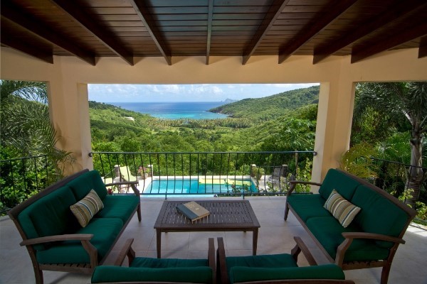 bay tree villa deck